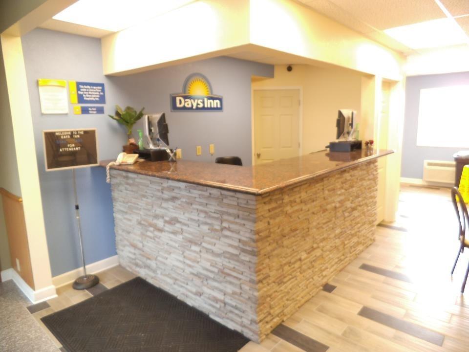 爱荷华城地区/西布兰奇戴斯酒店 West Branch 外观 照片