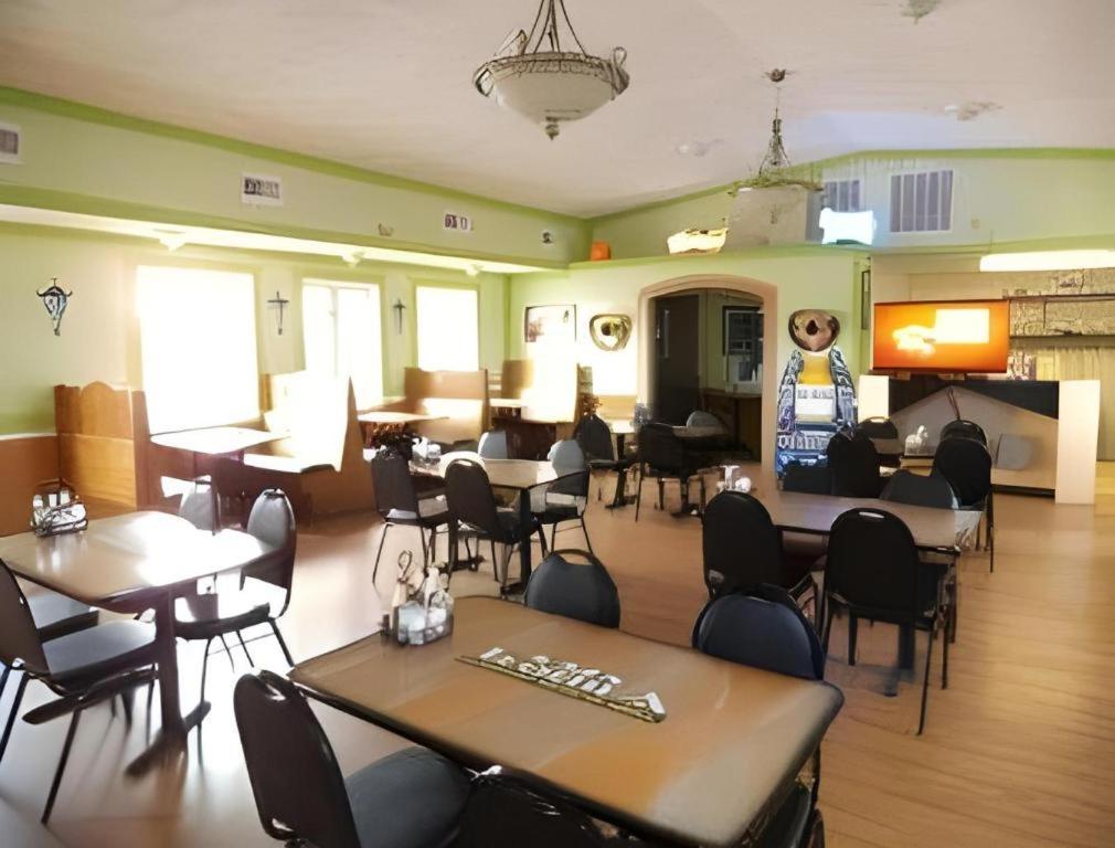 爱荷华城地区/西布兰奇戴斯酒店 West Branch 外观 照片