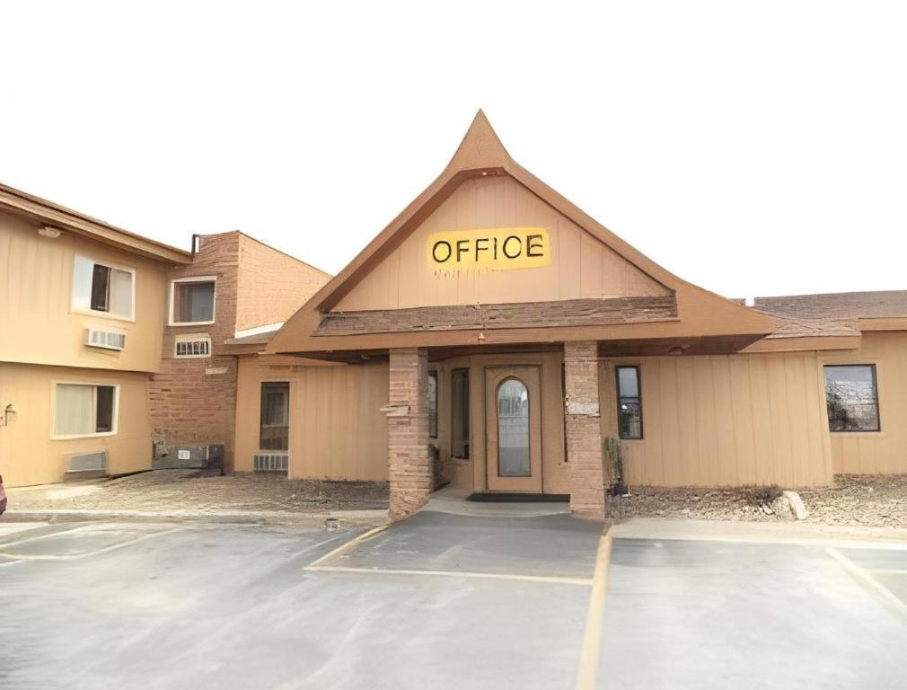 爱荷华城地区/西布兰奇戴斯酒店 West Branch 外观 照片