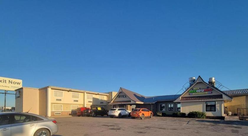 爱荷华城地区/西布兰奇戴斯酒店 West Branch 外观 照片